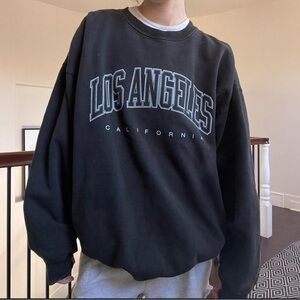 BRANDY MELVILLE LA BLACK CREWNECK